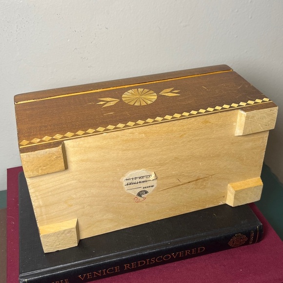 Hand Carved Vintage Russian Wooden Keepsake Box with Geometric Design - Picture 9 of 11